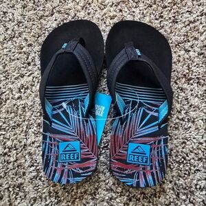 NEW Boy Reef Flip Flops Size 2/3